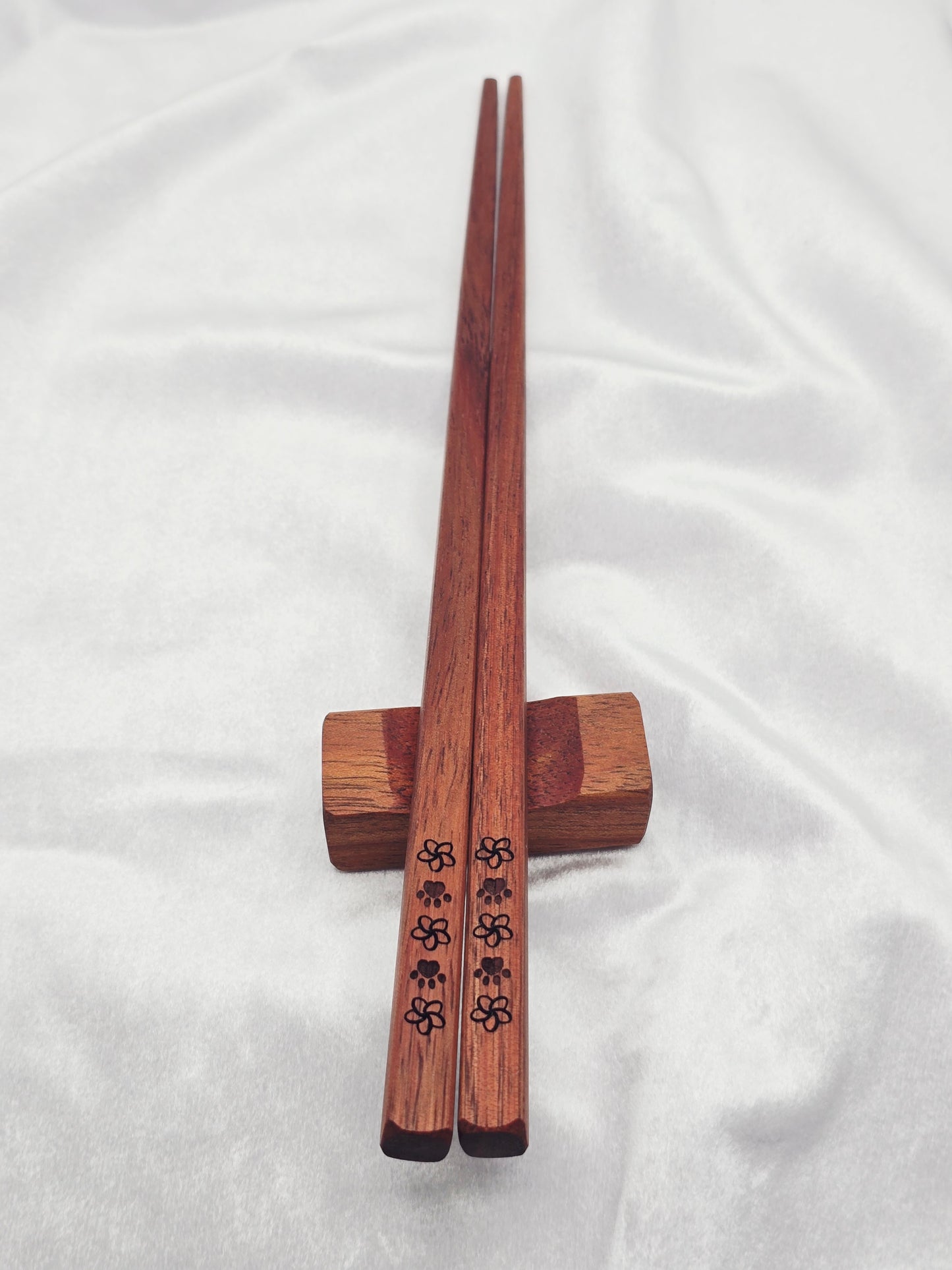 ๐บ๐พ Plumeria Paws Chopsticks