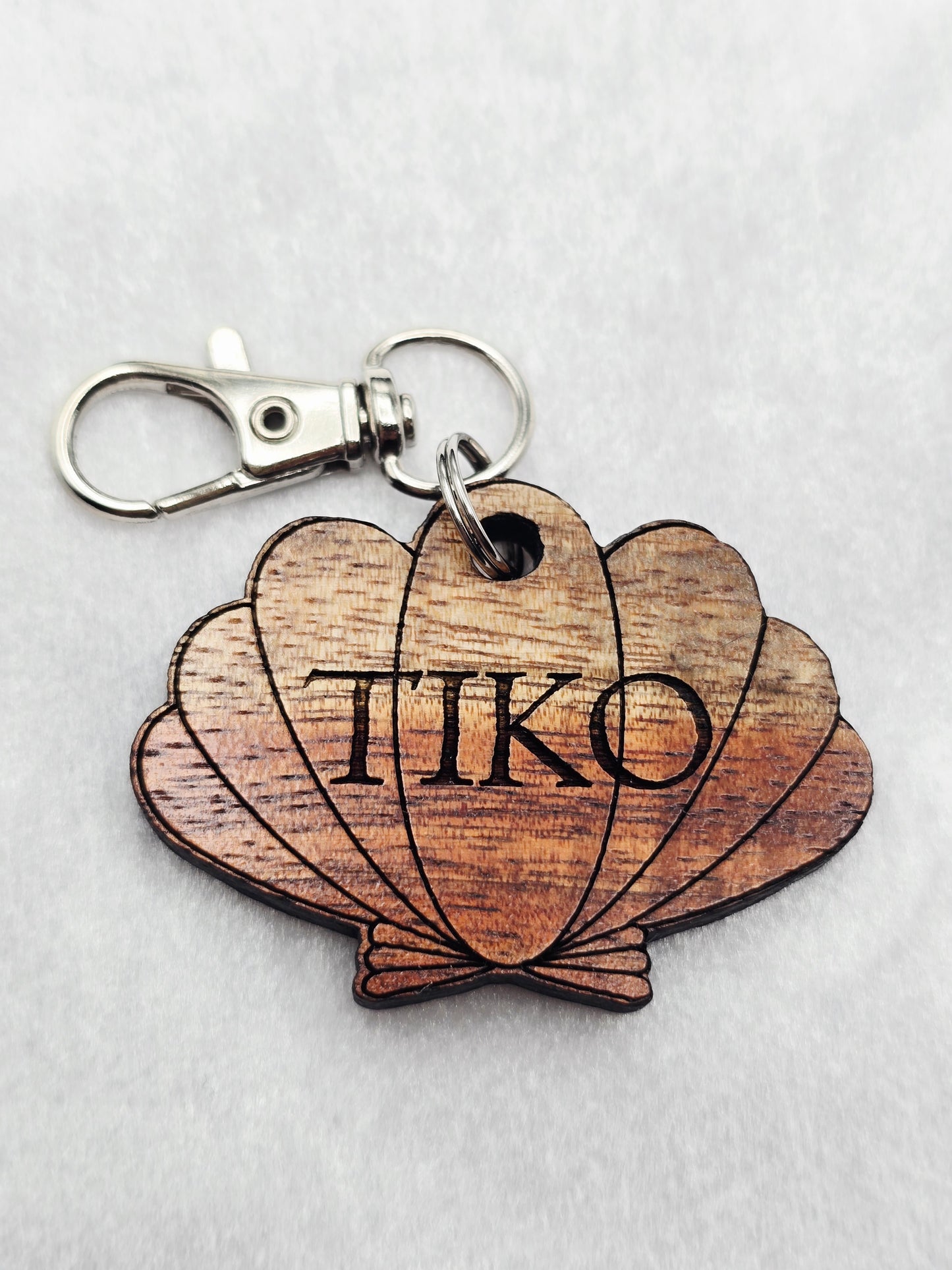 Custom Koa Wood Pet Tag – Personalized Engraved Shell-Shaped Pet Tag