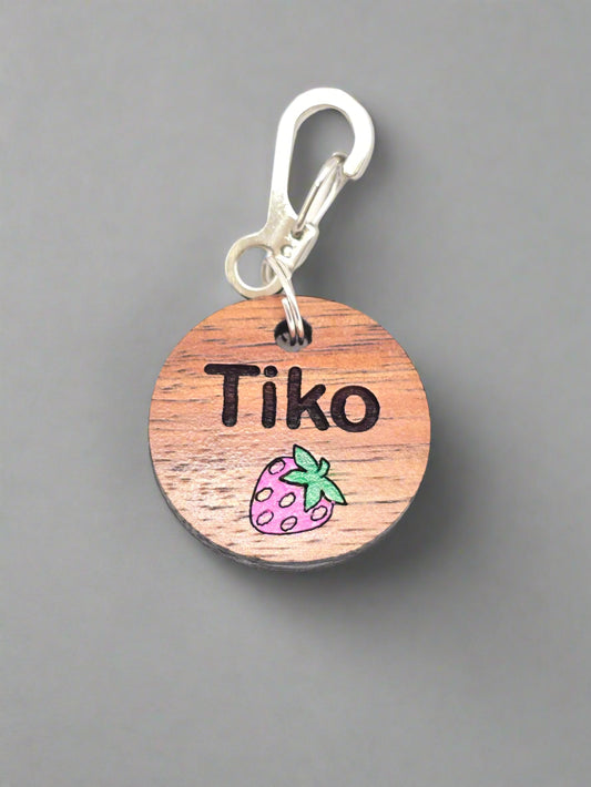 Strawberry Smooches Dog Tag