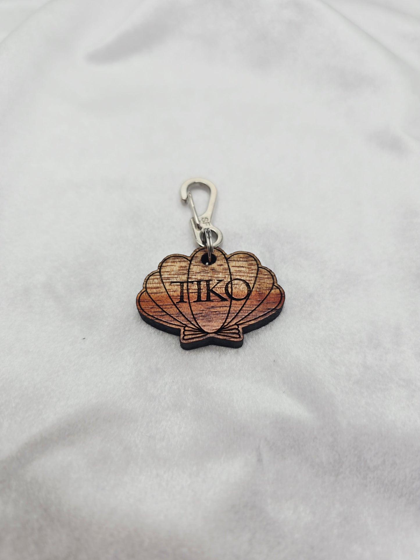 Custom Koa Wood Pet Tag – Personalized Engraved Shell-Shaped Pet Tag